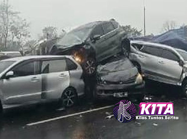 Kecelakaan Beruntun di Tol Cipularang: 19 Kendaraan Terlibat